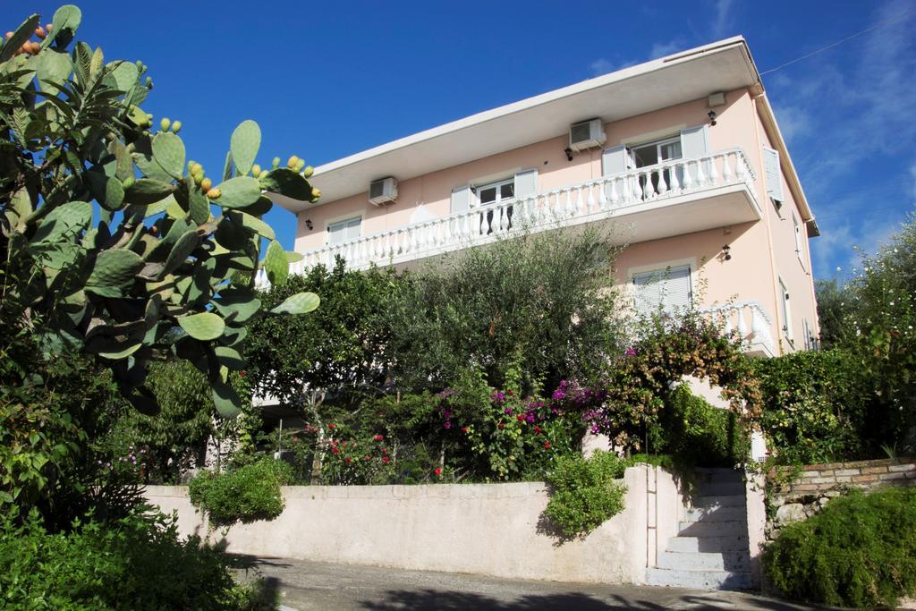 Apostolos&Eleni Family Apartments Perama  Exterior foto