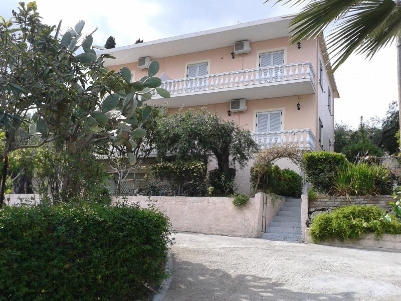 Apostolos&Eleni Family Apartments Perama  Exterior foto