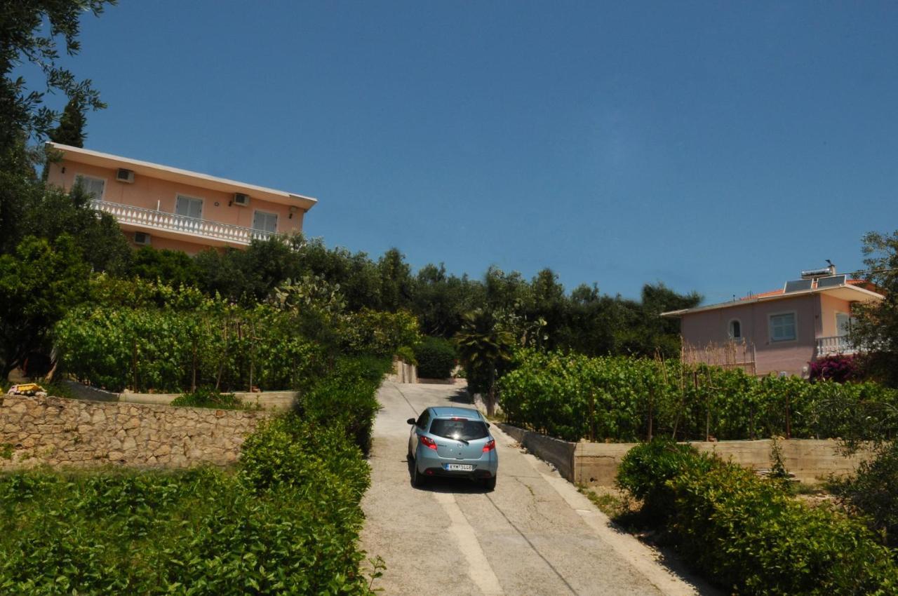 Apostolos&Eleni Family Apartments Perama  Exterior foto